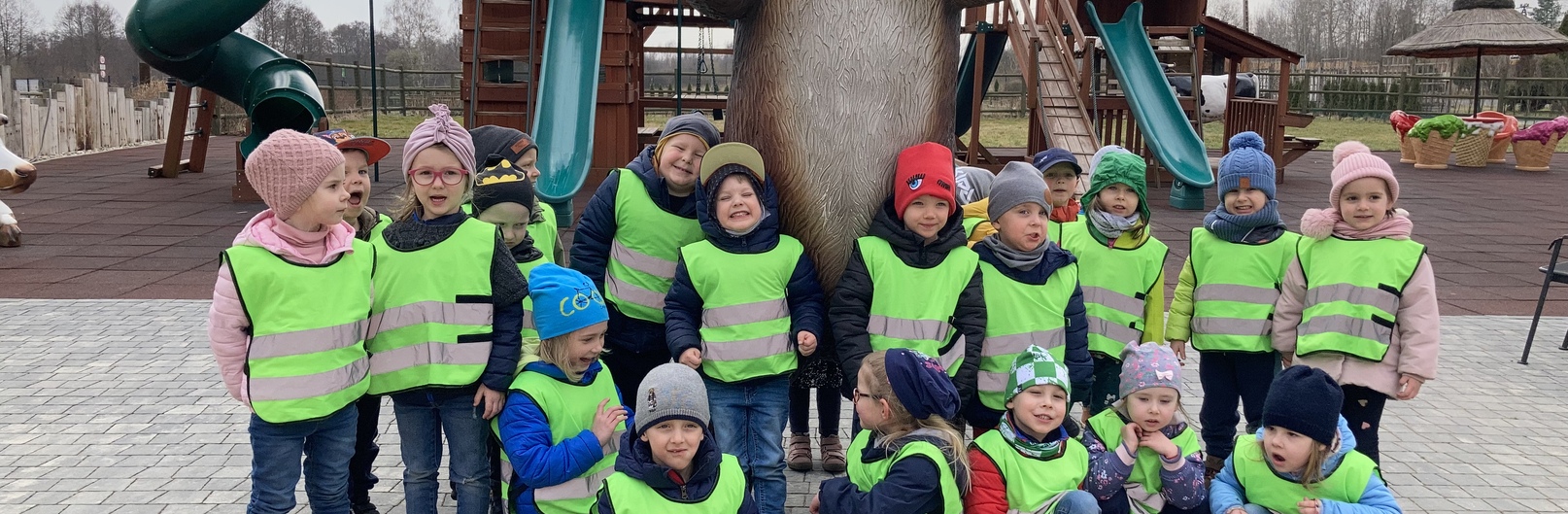 Wycieczka zajączków i motylków